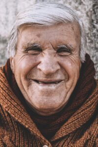 更年期に白髪が増える理由とその対策は？