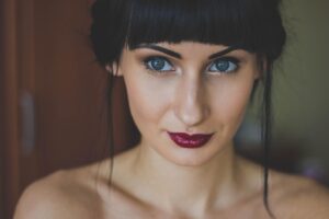 前髪がスカスカを解消するためのおすすめヘアスタイルは？