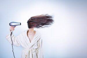 髪のボリュームを出すための効果的な乾かし方は？