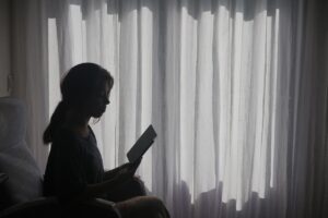 女性の抜け毛は1日に何本が正常なのか？