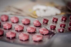 女性の育毛剤と皮膚科処方の違いは何ですか？