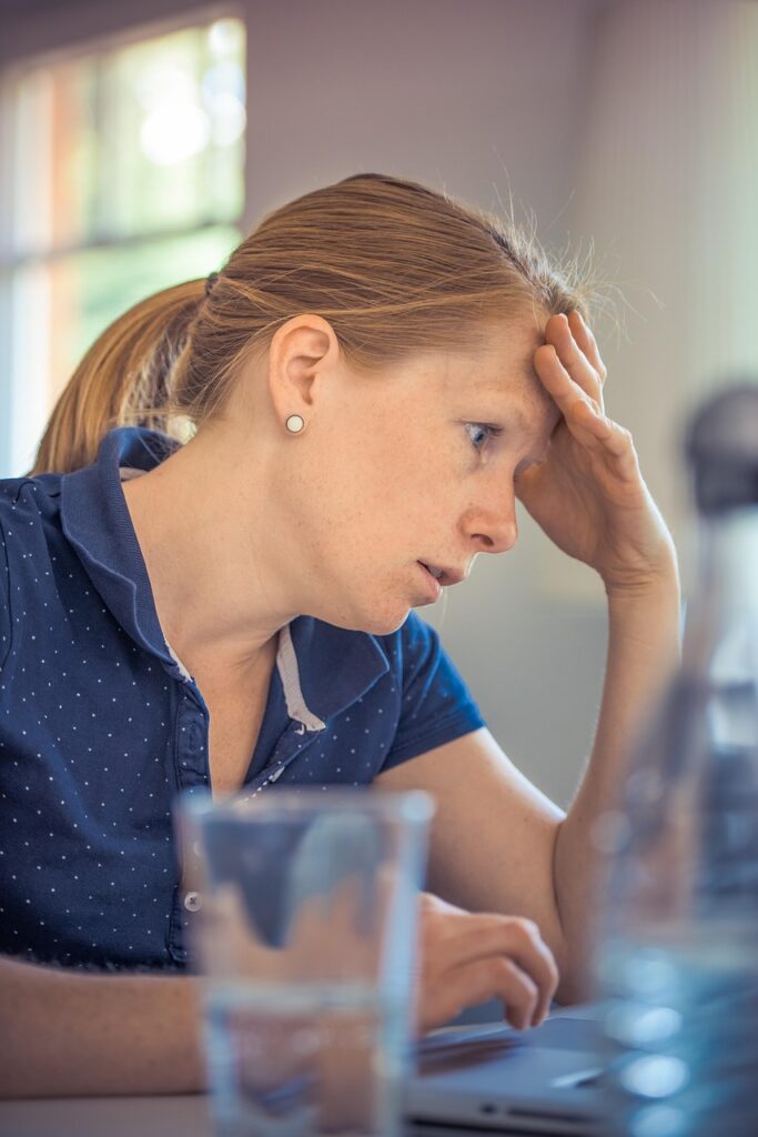 女性の薄毛を気にしすぎることでストレスが悪循環に陥る理由とは？