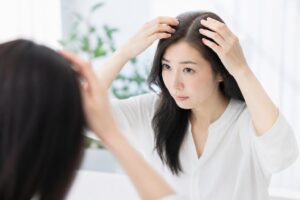 抜け毛改善に効果的な女性向けシャンプーは？